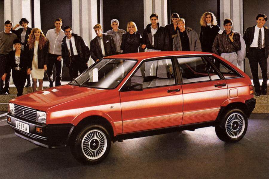 Seat-Ibiza-1984-Photo-03-900x600.jpg