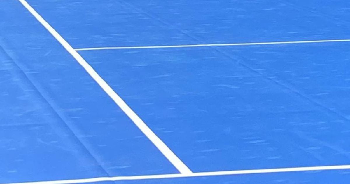 Bizarro! Excesso de umidade na quadra suspende rodada no ATP de Nápoles -  Lance!