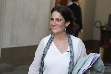 Ministra del Trabajo, María José Zaldivar se retira de La Moneda