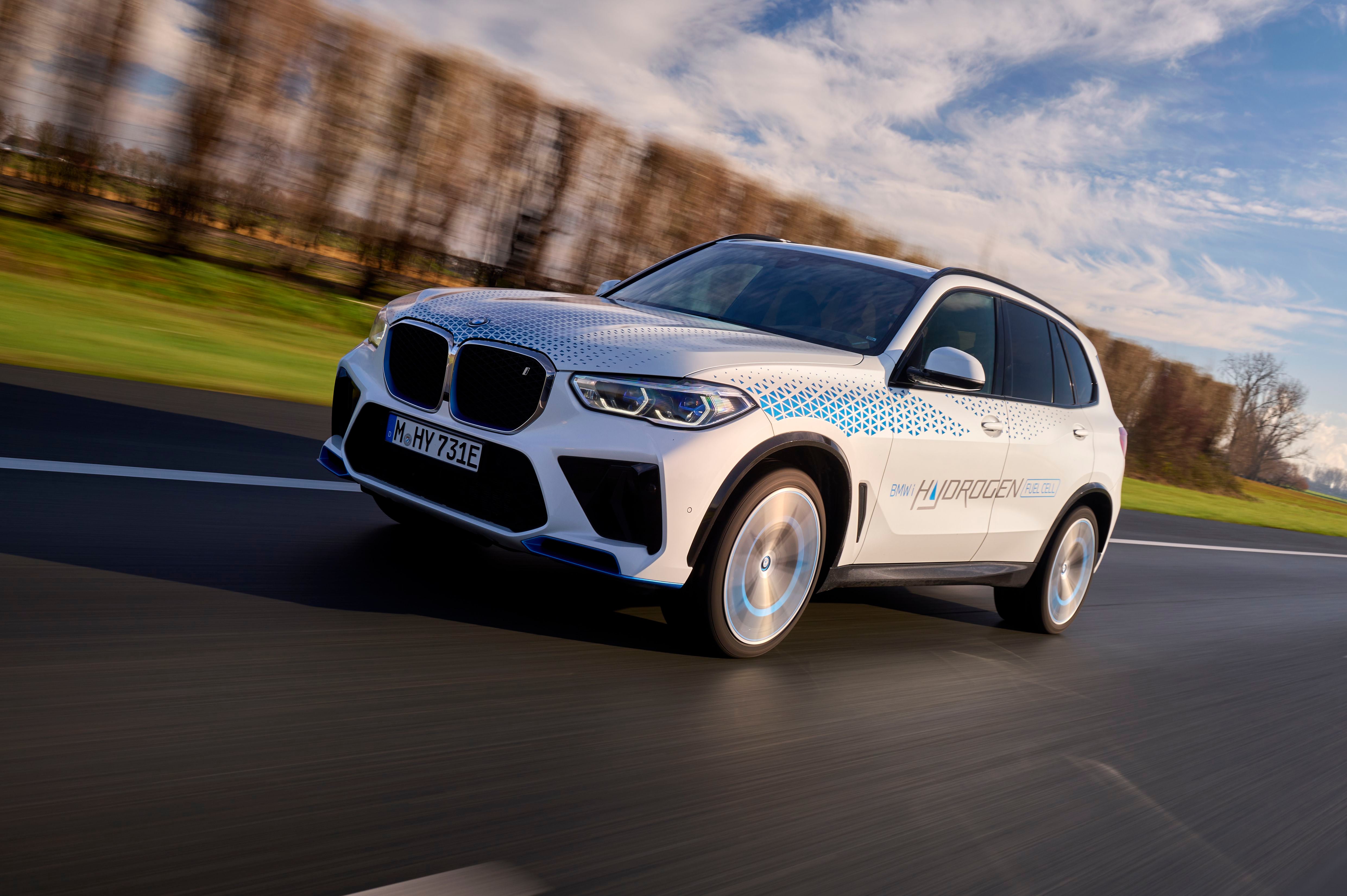 BMW iX5 a hidrógeno: la prueba de fuego de este combustible