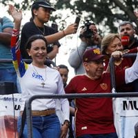 Líder opositora María Corina Machado llama a organizarse a migrantes venezolanos para elecciones presidenciales 