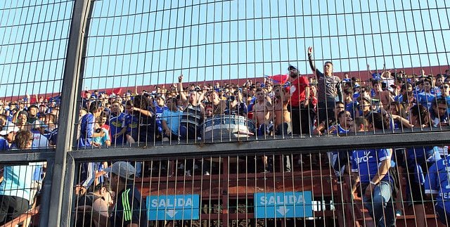 Hinchas de la U en el Estadio Santa Laura.