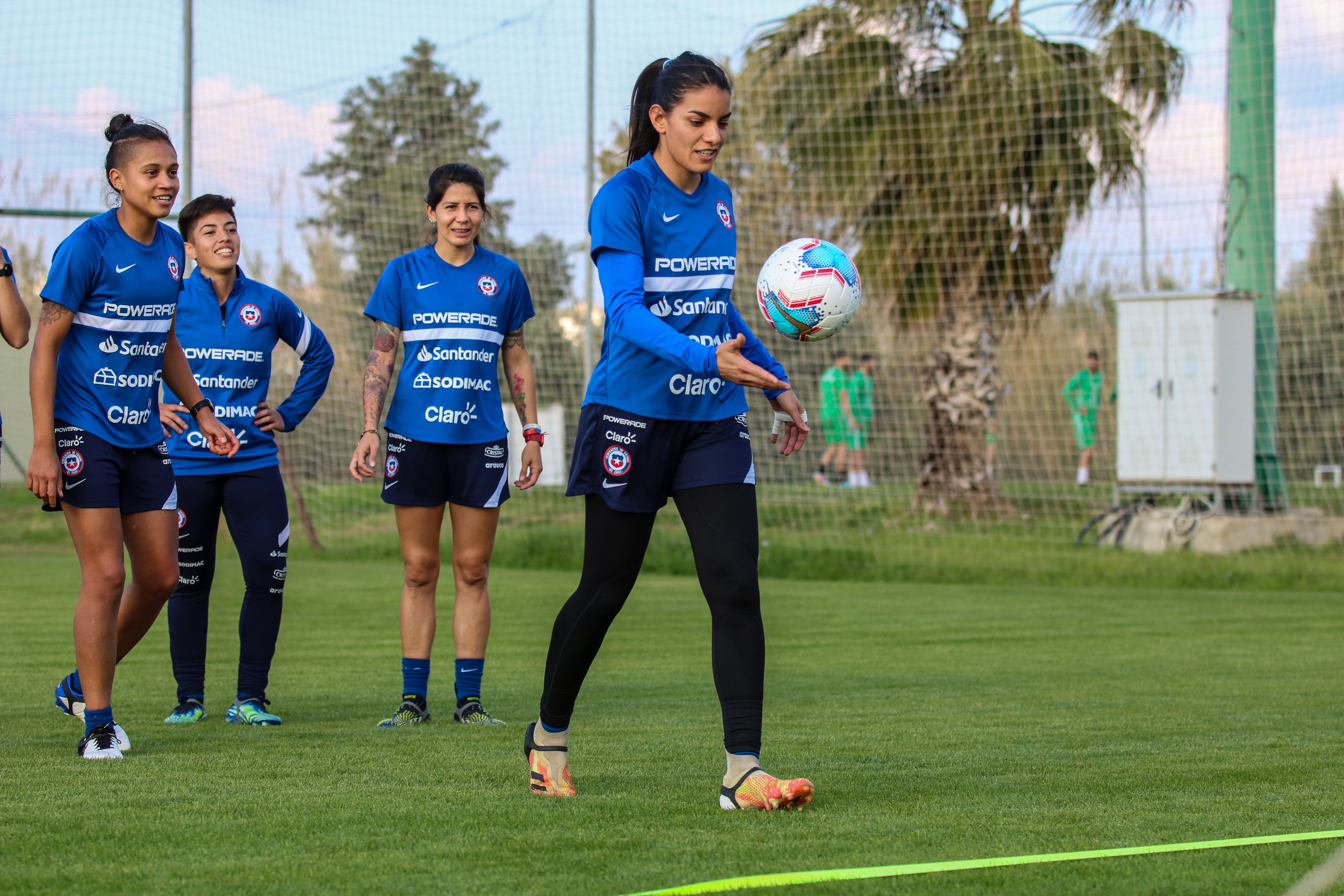 Roja femenina