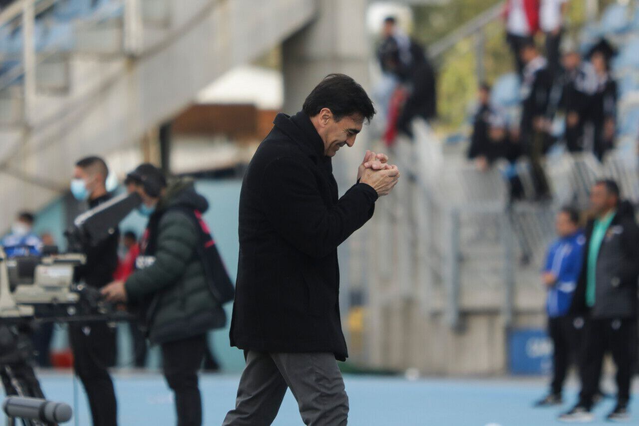 Gustavo Quinteros durante el partido entre Audax Italiano y Colo Colo.