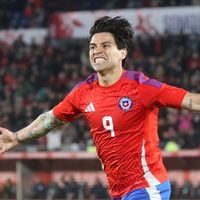 Iván Zamorano se rinde ante los goles de Víctor Dávila con una divertida publicación en las redes sociales