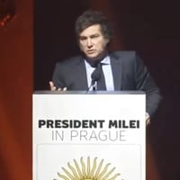 Milei recibe premio en Praga y asegura que sus reformas apuntan a que Argentina en el largo plazo sea “el país más rico del mundo”