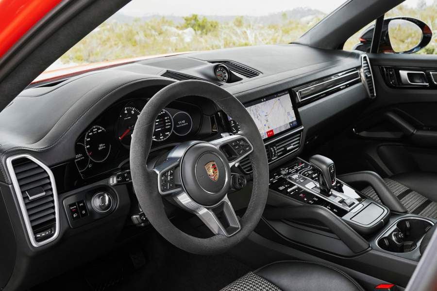 Porsche-Cayenne_Coupe-2020-1280-11-900x600.jpg