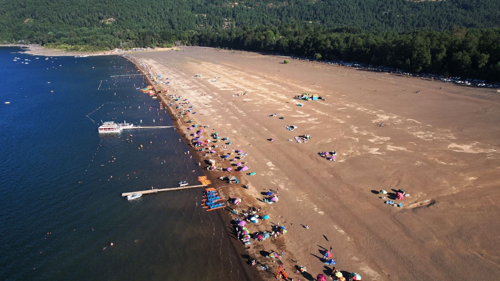 Lea también en Qué Pasa: Sequía, contaminación y superávit de 80%: la dispar realidad de lagos, lagunas y embalses en Chile