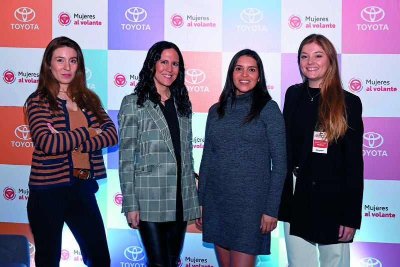 Romina Fernández, jefa de Marketing Postventa; Elibet Latorre,  jefa de Desarrollo Organizacional de Toyota Chile Ivania González, especialista en marca, y Bernardita Becker, analista ESG, todas de Toyota Chile.