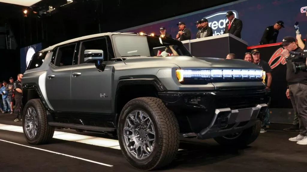 Hummer EV SUV