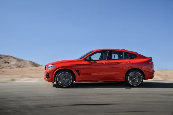 P90334550_lowRes_the-all-new-bmw-x4-m.jpg