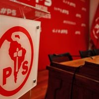Grupo de militantes PS buscan que alcaldesa de Independencia vaya a la reelección: piden bajar candidatura de concejala del FA