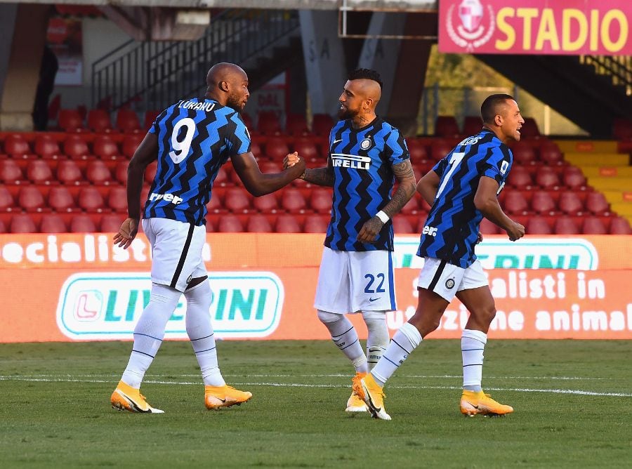 Arturo Vidal y Alexis Sánchez, en un partido del Inter.