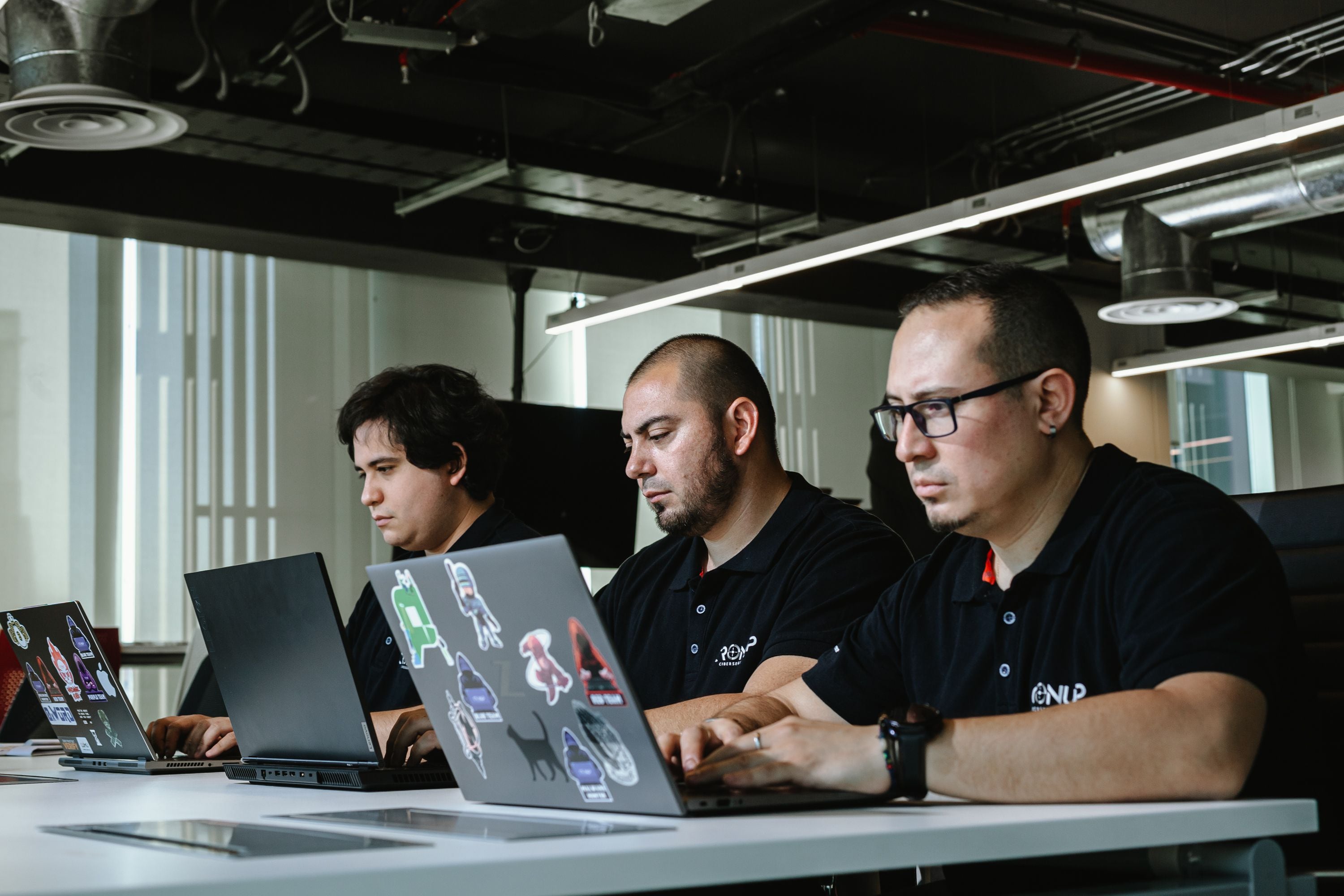 Cazadores de hackers. Foto Juan Francisco Lizama.