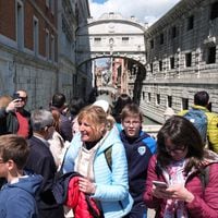 “Receta para el desastre”: confusión y protestas en el primer día de la tarifa turística de Venecia