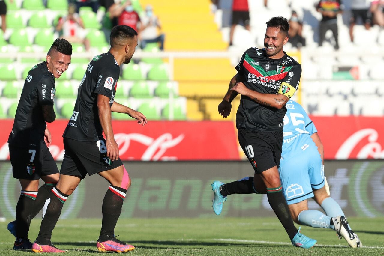 Luis Jiménez, tras convertirle a la UC en el presente campeonato. FOTO: AGENCIAUNO