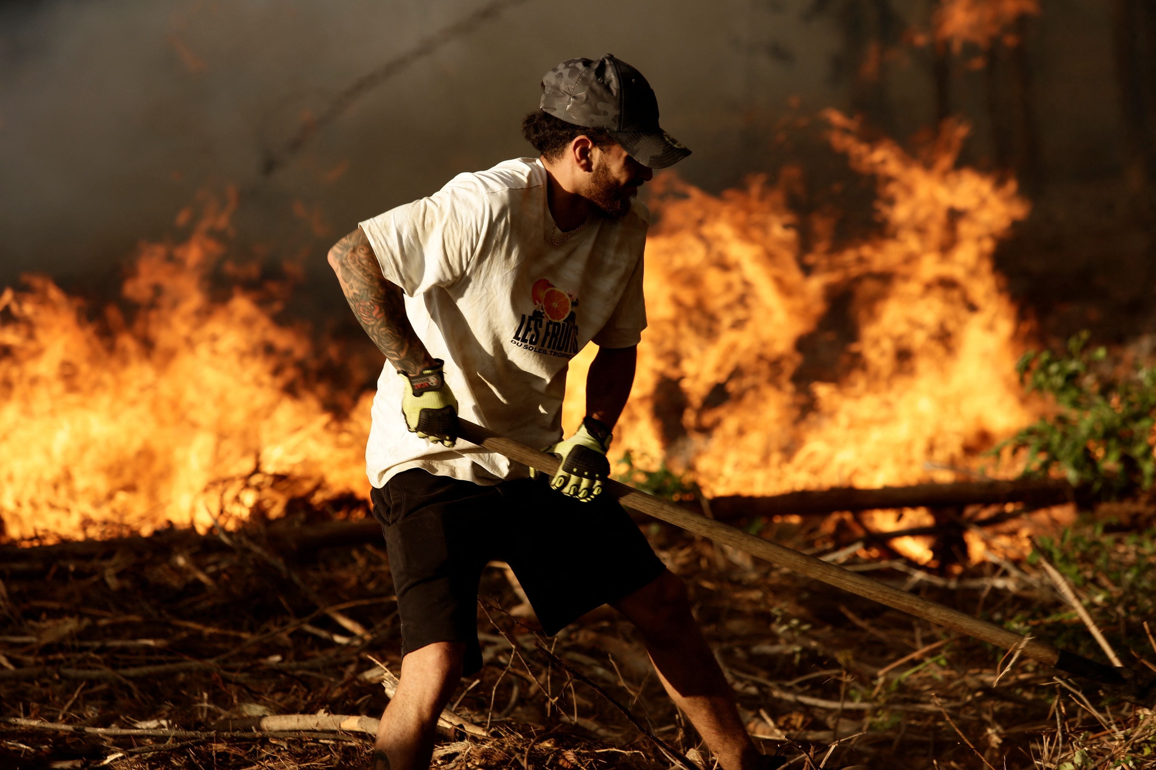 Wildfire burns parts of rural areas in Rafael