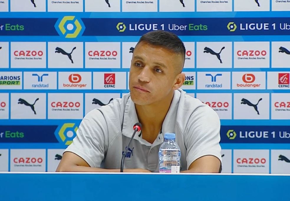 Alexis Sánchez durante su presentación en Marsella.