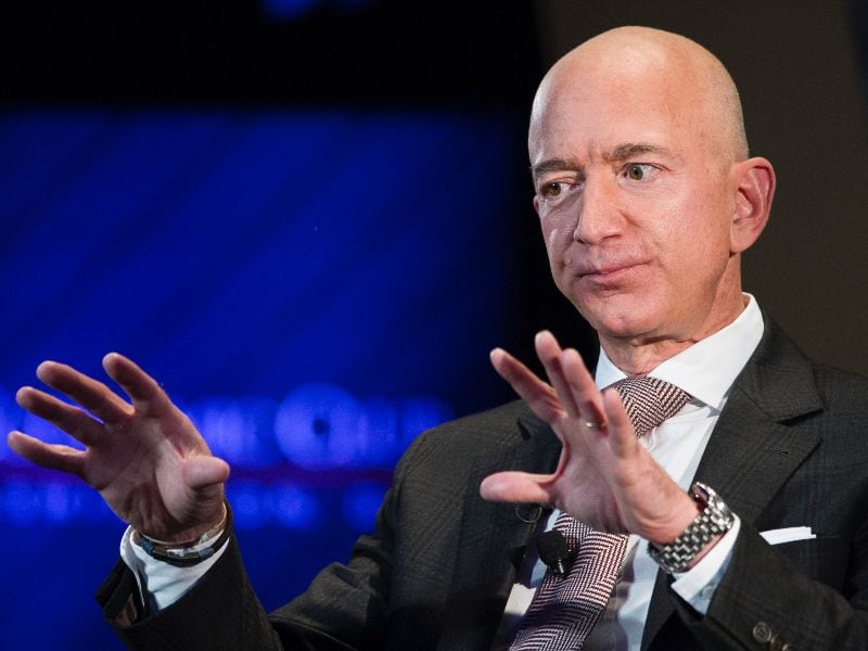 Jeff Bezos dejará de ser CEO de Amazon y será reemplazado por el actual jefe del negocio de computación en la nube