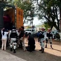 Registro revela como fueron hallados más de 300 migrantes encerrados y hacinados en un camión en México