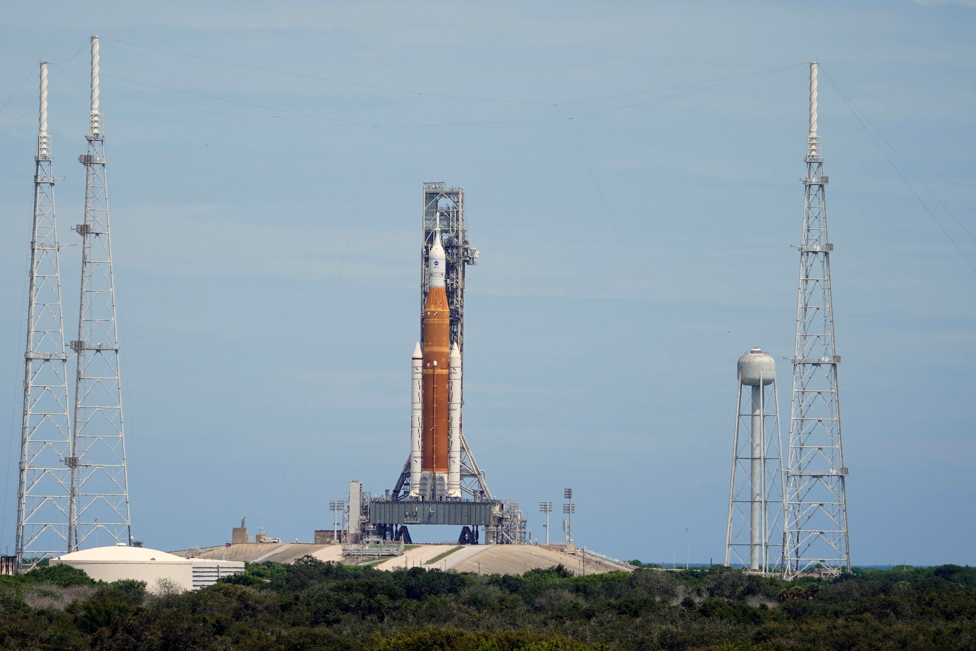 NASA_Moon_Rocket_18782.jpg-d9b8b.jpg