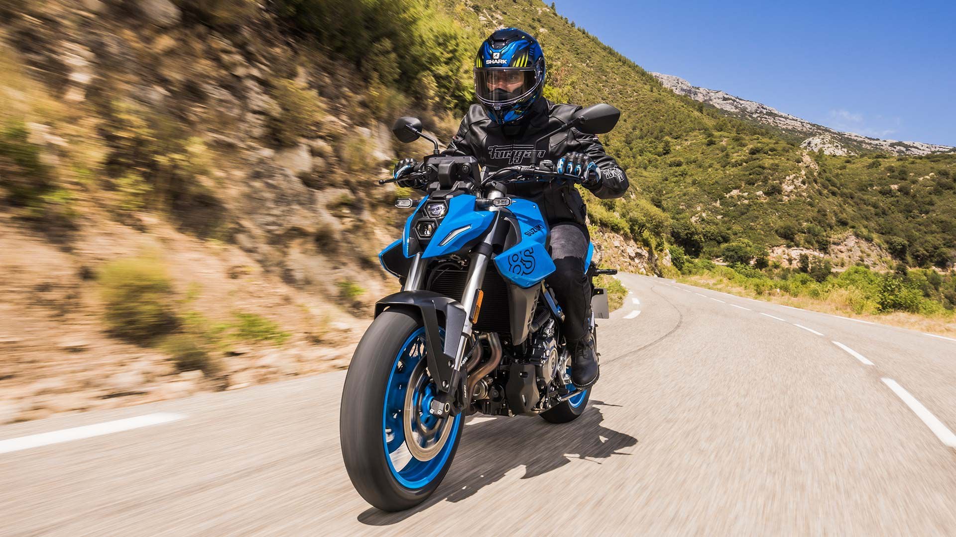 Suzuki V-Strom 800 DE y la GSX-8S.