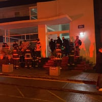 Disponen perímetro de seguridad en dos torres de edificio afectado por socavón en Reñaca y mantienen evacuación preventiva