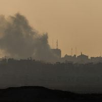 El ministro de Exteriores británico pide ante Israel y Palestina un alto el fuego “inmediato” en Gaza