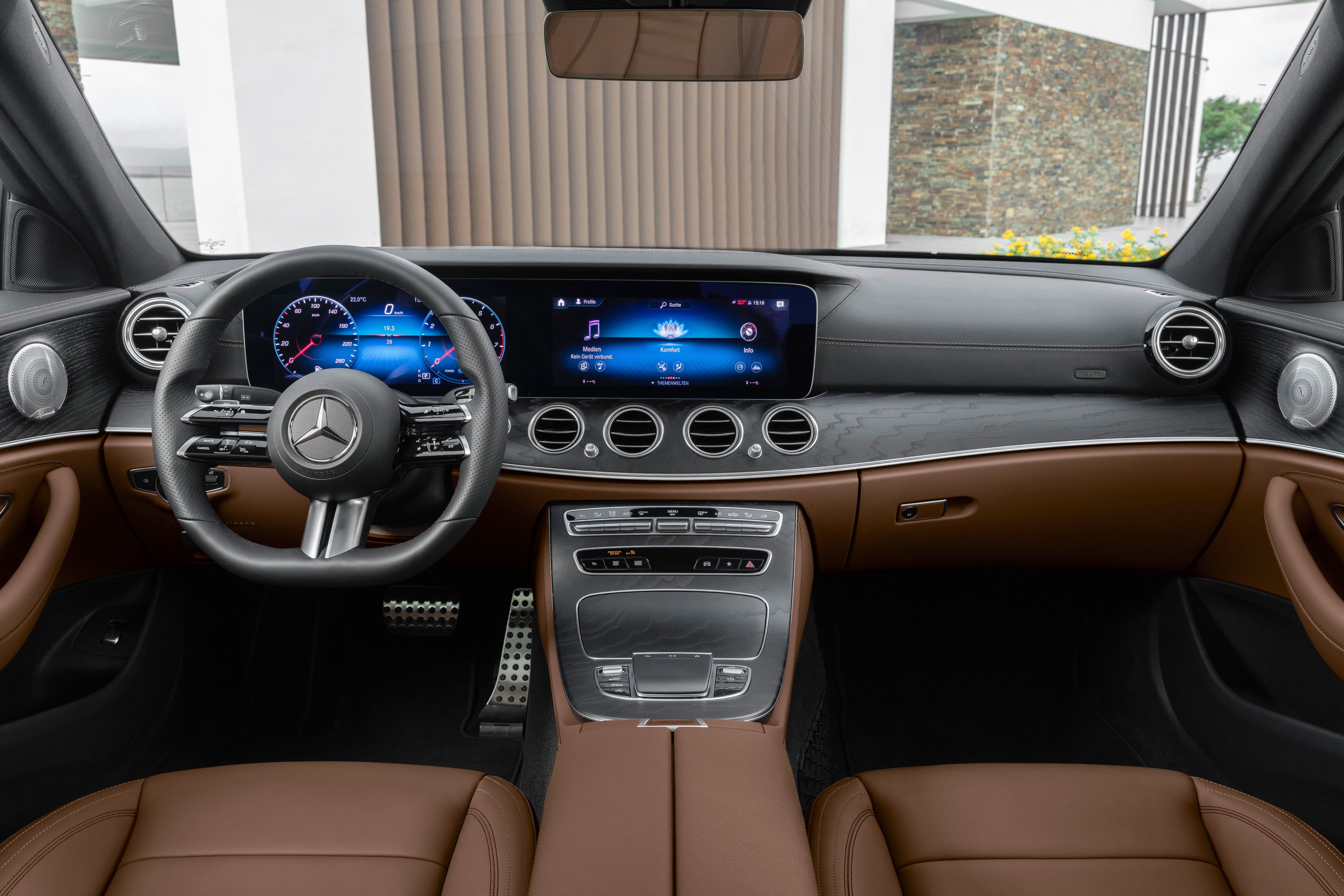 Mercedes-Benz E-Klasse (W 213), 2020

Mercedes-Benz E-Class (W 213), 2020