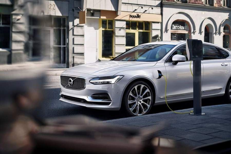 Volvo-S90-y-XC90-3-900x600.jpg