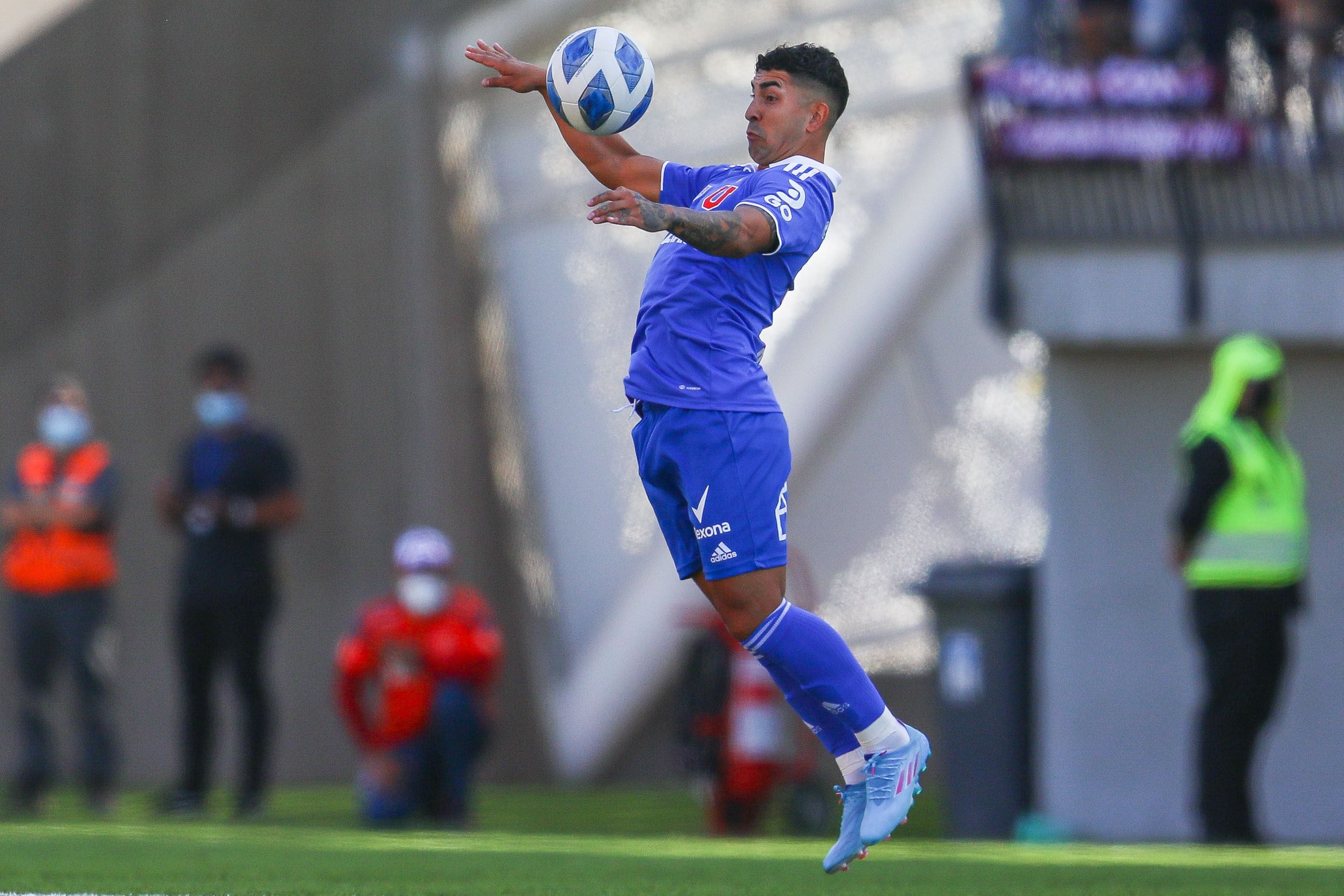 06 DE FEBRERO DE 2022/LA CALERA
Jeisson Vargas (c), durante el partido valido por la primera fecha del Campeonato Nacional AFP PlanVital 2021, entre Union La Calera y Universidad de Chile, disputado en el Estadio Nicolas Chahuan Nazar.
FOTO: SEBASTIAN ORIA/AGENCIAUNO