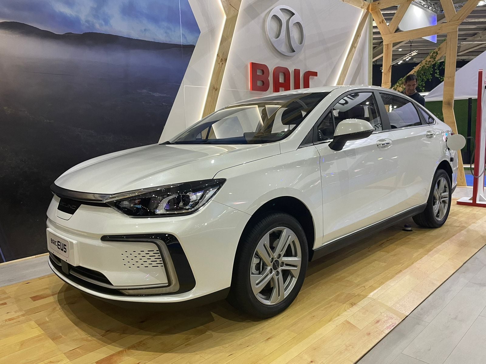 BAIC EU 5