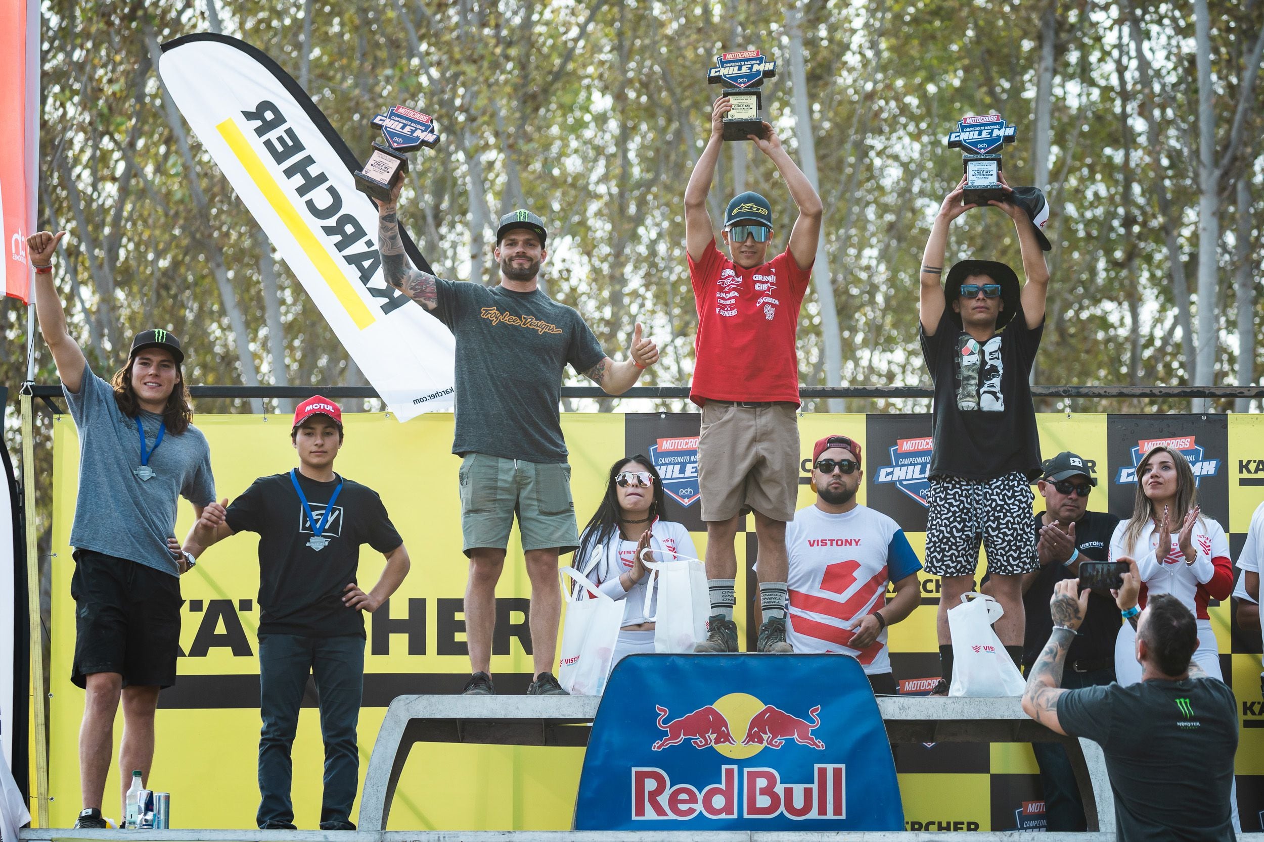 Sergio Villaronga, Vicente Israel y Matías Pavez, quienes completaron el podio.