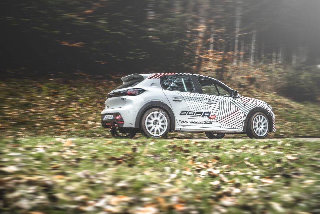 PEUGEOT-SPORT_NEW-PEUGEOT-208R2_11.jpg