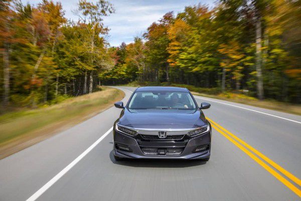 2018_Honda_Accord_2.0T_105-min-600x400.jpg