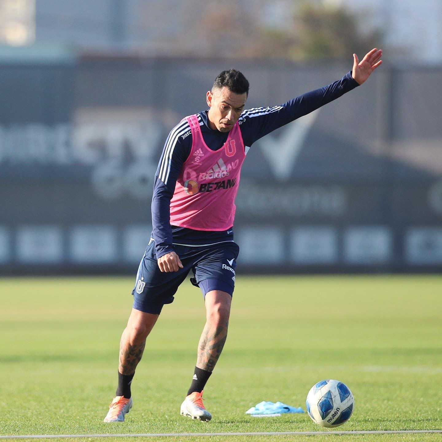 Nery Domínguez en su primer entrenamiento con la camiseta de la U.