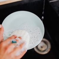 Cómo lavar los platos de la forma más eficiente posible