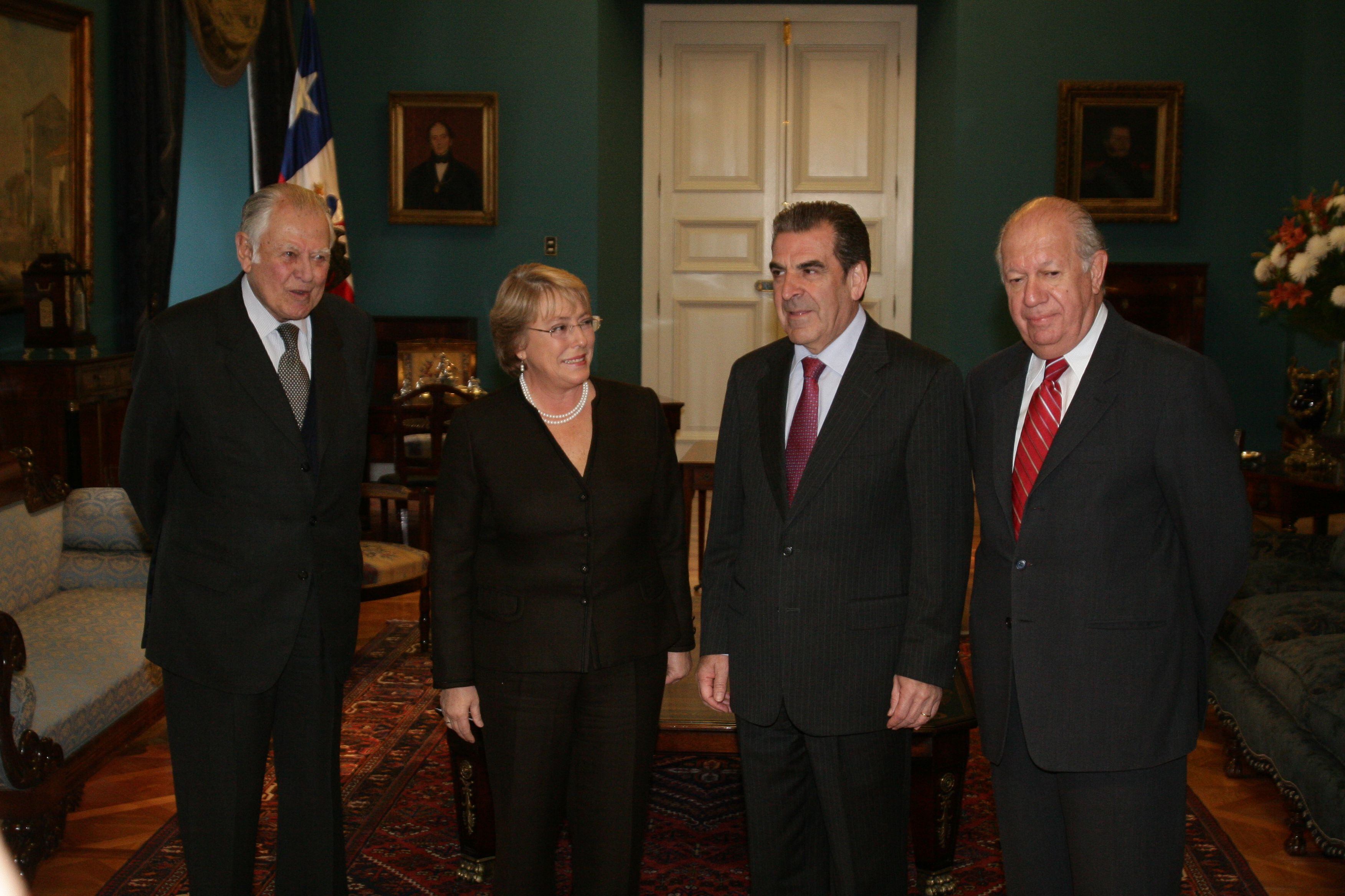 Cuatro miradas sobre la propuesta constitucional que fractura Chile