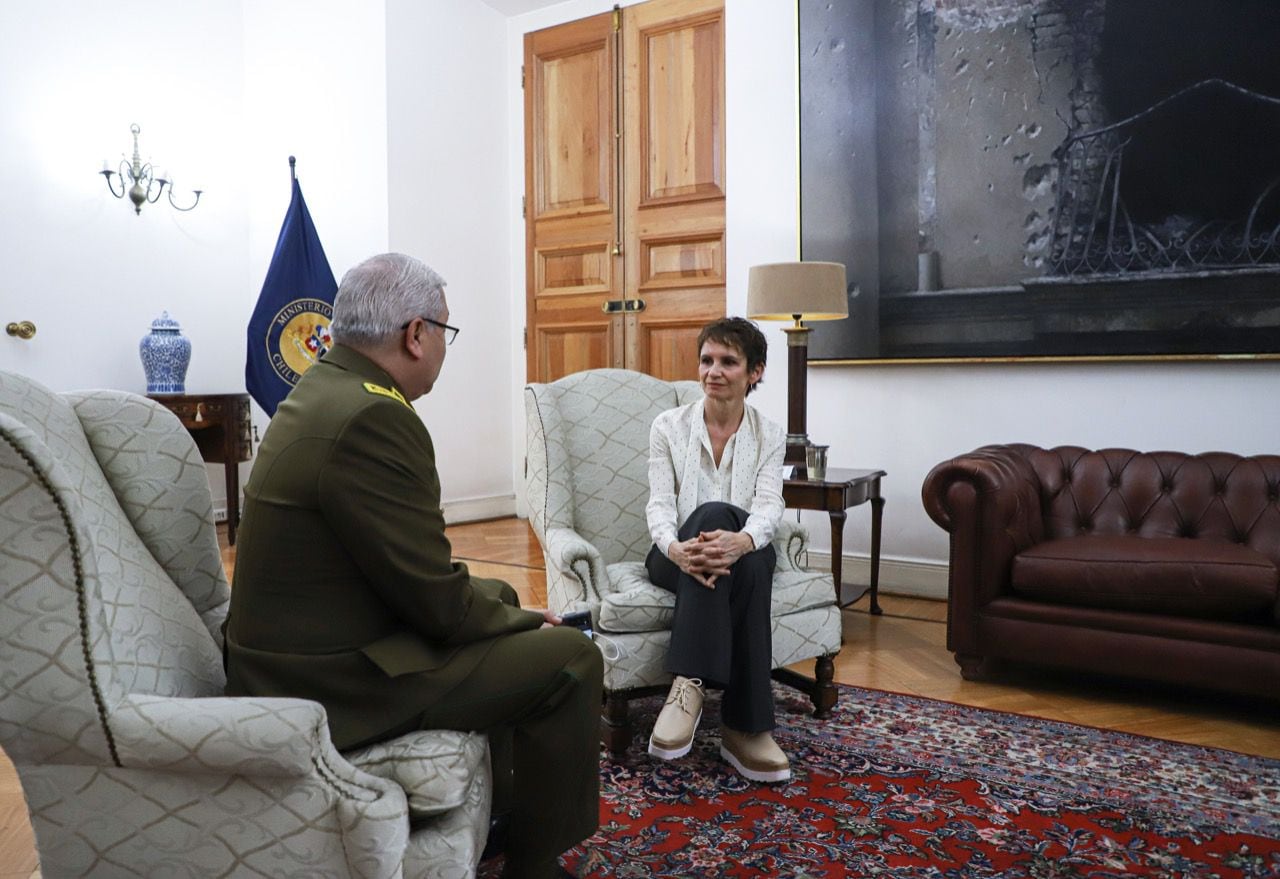 Ministra Carolina Tohá y General Director Ricardo Yañez