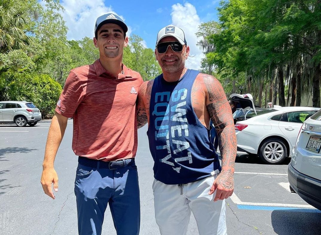 Joaquín Niemann posa junto a Marcelo Ríos. FOTO: @Joaco_Niemann / Instagram.