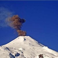 La columna de Hernán de Solminihac: “El aporte del expresidente Piñera al plan de monitoreo volcánico”