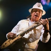 Carlos Santana se une a Kirk Hammett en nueva canción y prepara tres discos