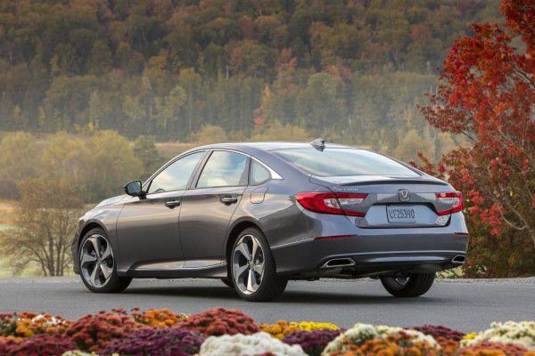 2018_Honda_Accord_2.0T_102-min-600x400.jpg