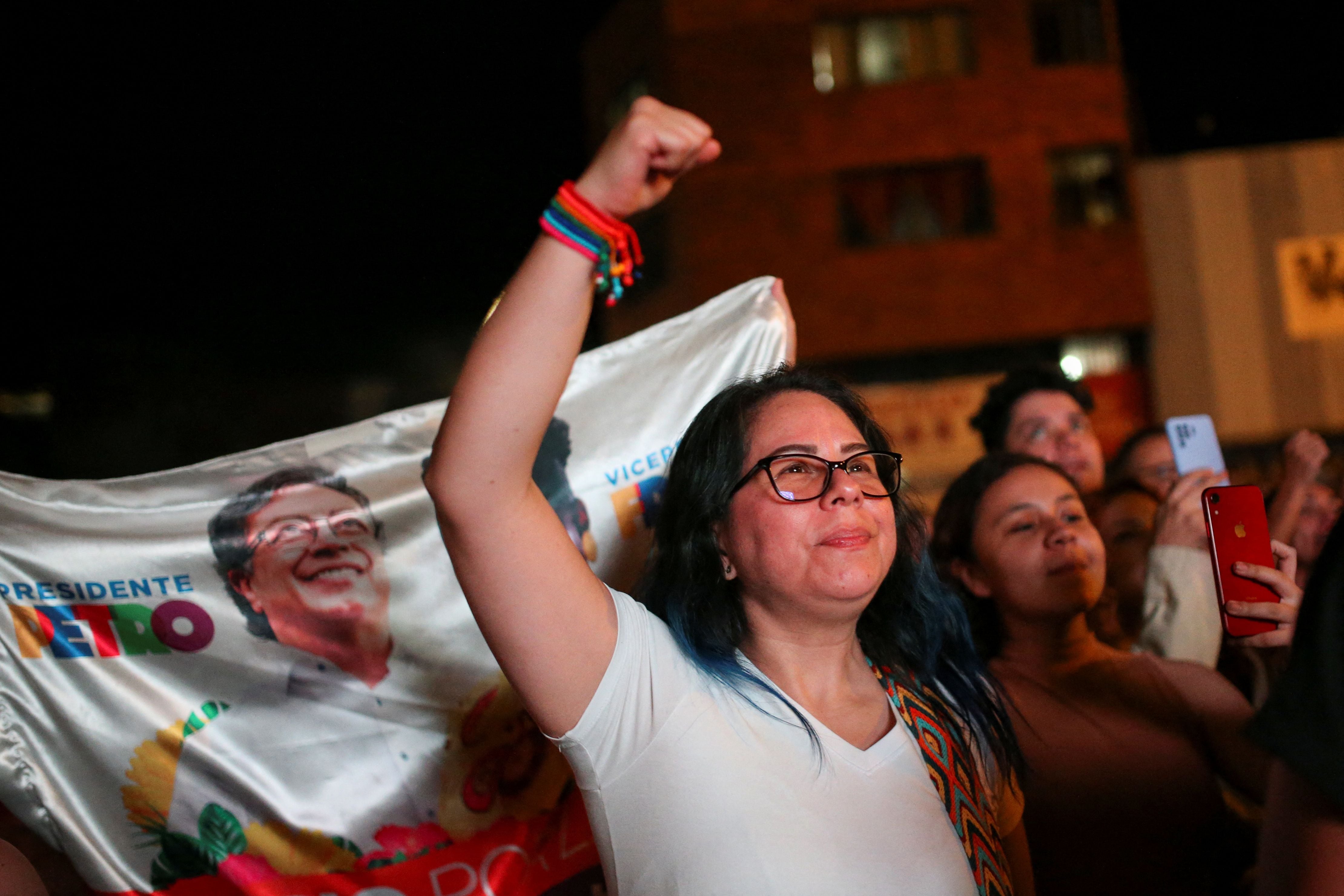 Seguidores de Gustavo Petro celebran su paso a la segunda vuelta en Cali. Foto: Reuters.