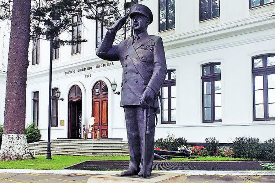 Estatua Toribio Merino