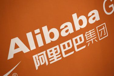 Ventas de Alibaba superan las expectativas impulsadas por auge del comercio electrónico