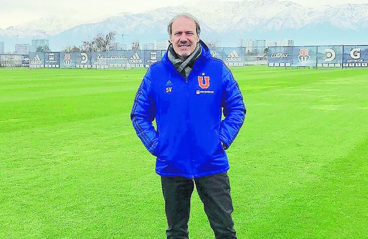 Sergio Vargas, en una de las canchas del Centro Deportivo Azul.