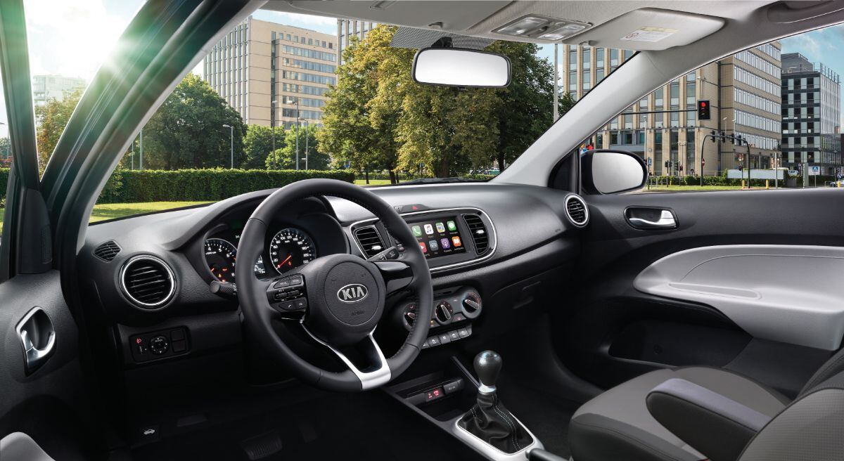 Kia-Soluto-interior.jpg