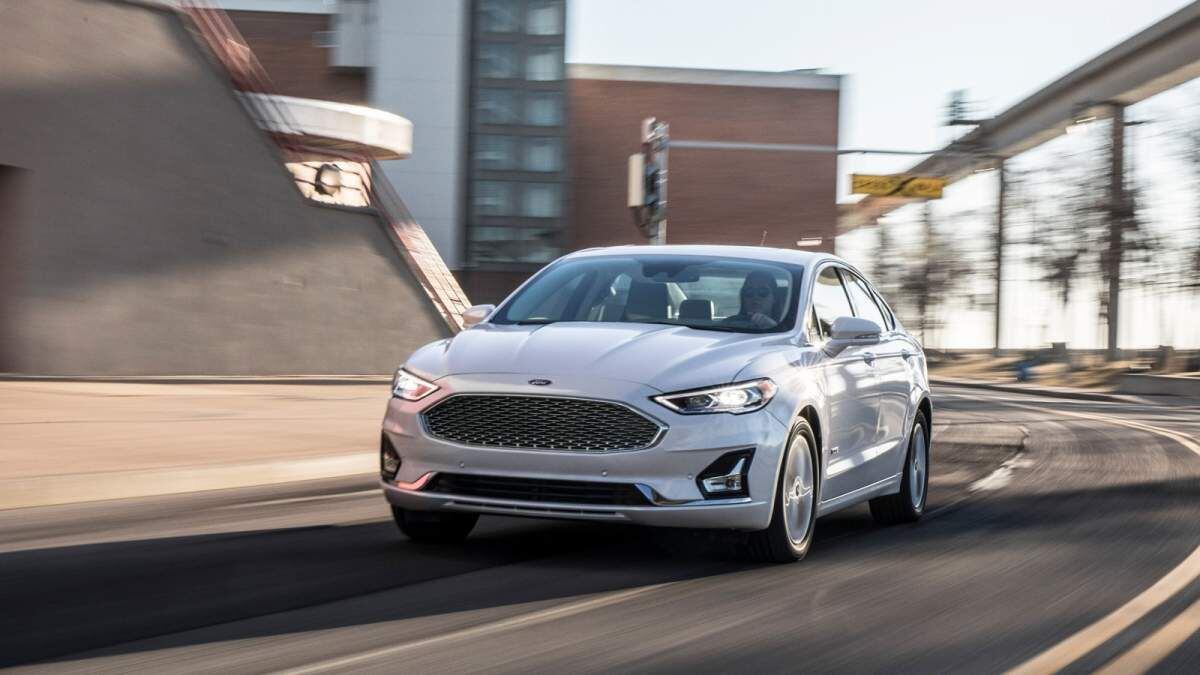 2019_ford_fusion-hybrid_actf34_td_628182_1600-e1576161644767.jpg