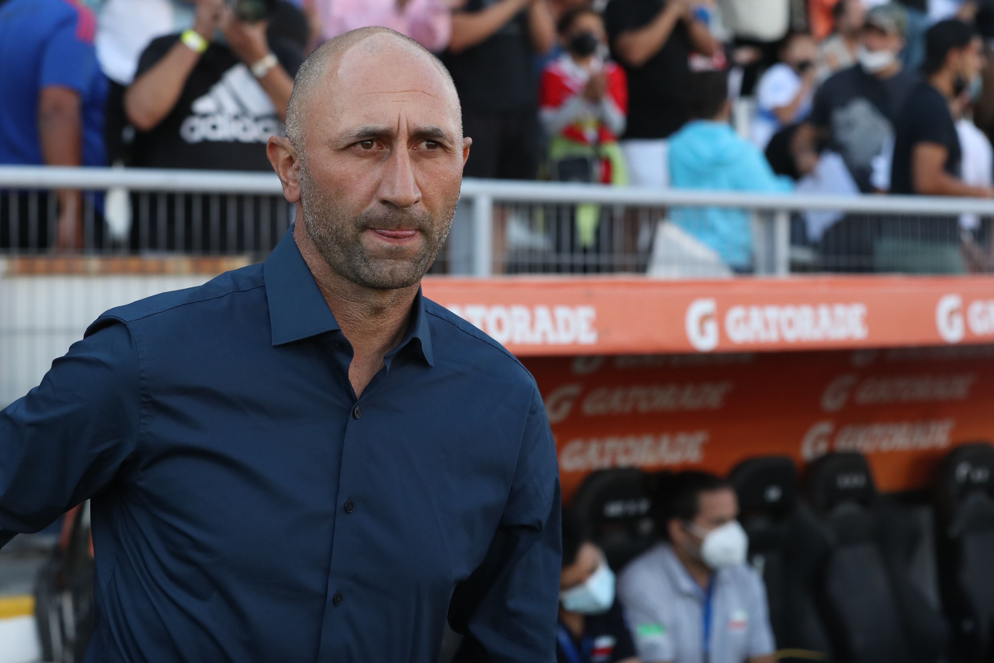 Cristian Paulucci, técnico de Universidad Católica, durante el clásico ante la U.